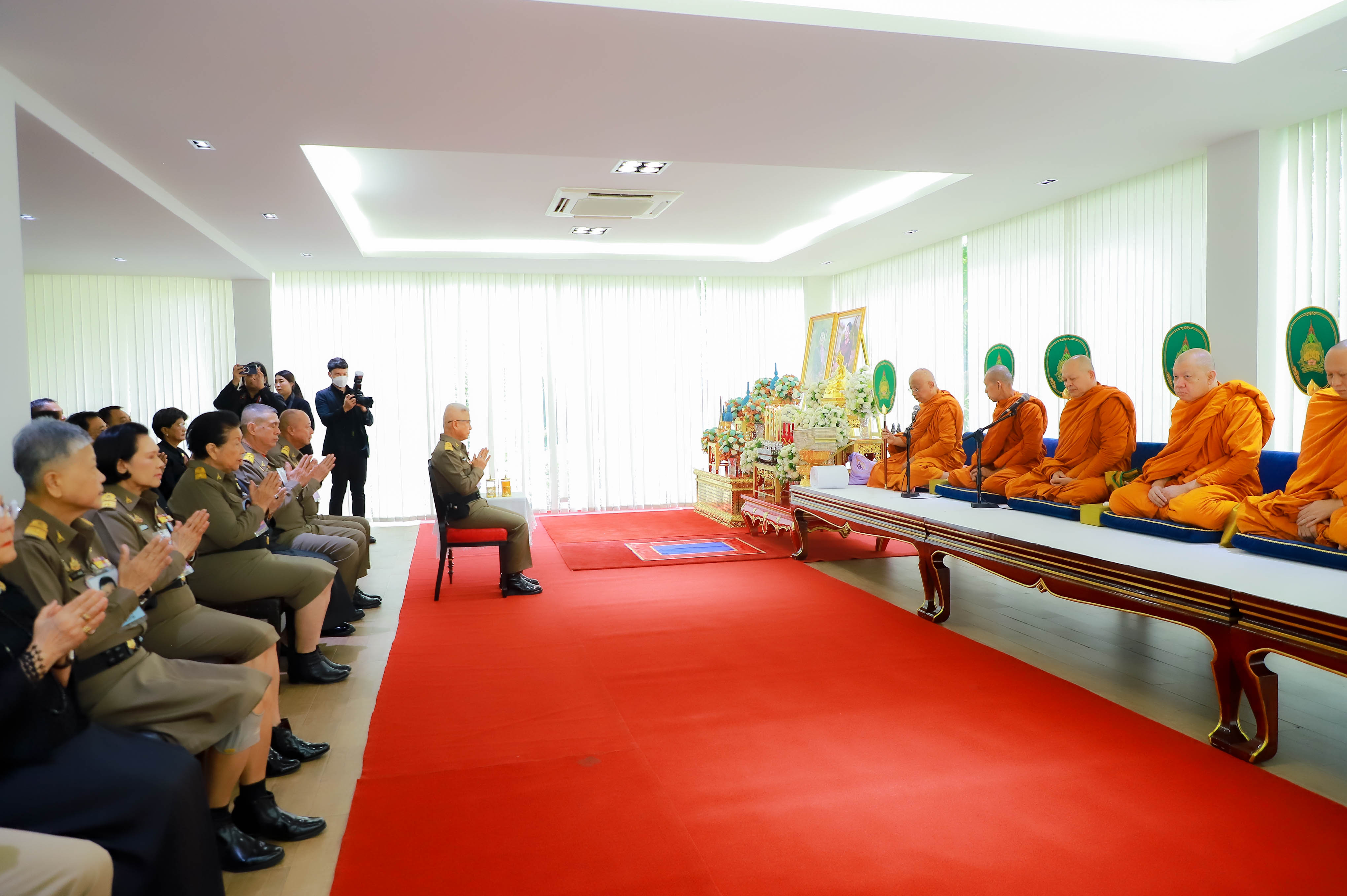 title - ส.ป.ก. เข้าร่วมพิธีเจริญพระพุทธมนต์บำเพ็ญพระราชกุศล ถวายความอาลัยแด่ สมเด็จพระนางเจ้าสิริกิติ์ พระบรมราชินีนาถ พระบรมราชชนนีพันปีหลวง และสมเด็จพระเจ้าลูกเธอ เจ้าฟ้าพัชรกิติยาภา นเรนทิราเทพยวดี กรมหลวงราชสาริณีสิริพัชร มหาวัชรราชธิดา